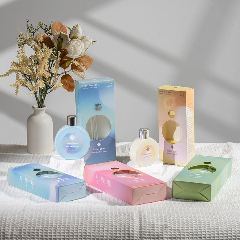 Classica bottiglia di profumo per la casa, fragranza per la casa