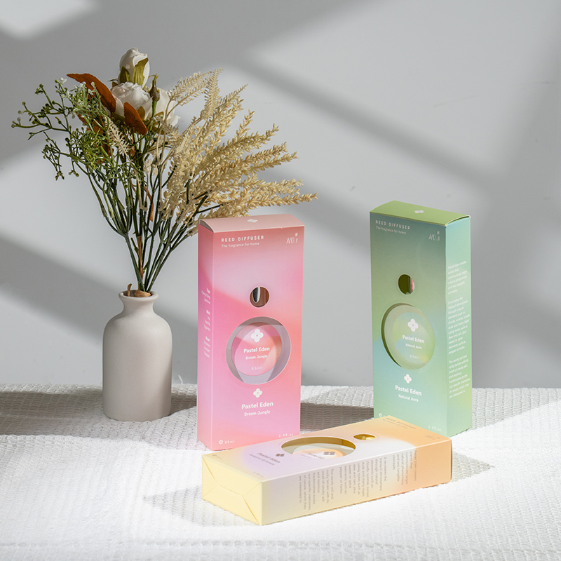 Classica bottiglia di profumo per la casa, fragranza per la casa