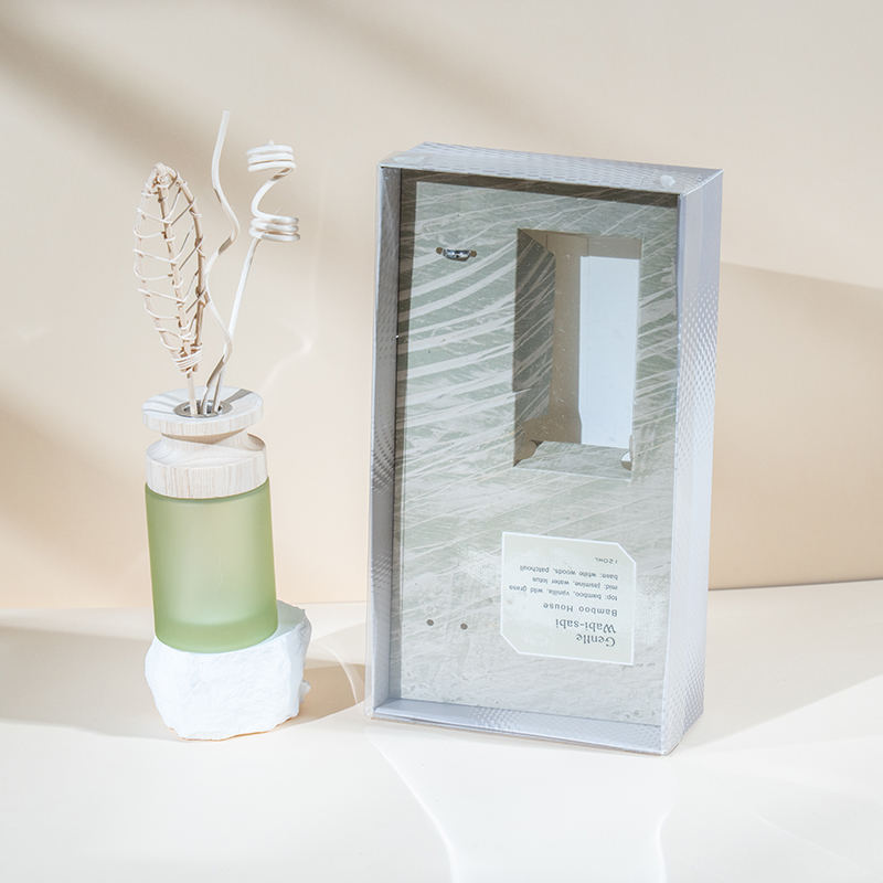 Diffusore a bastoncini di vetro di alta qualità con boccetta cilindrica alta e venditore di diffusori di aromi con bastoncini di legno