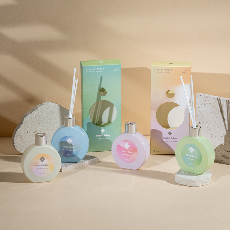 Classica bottiglia di profumo per la casa, fragranza per la casa