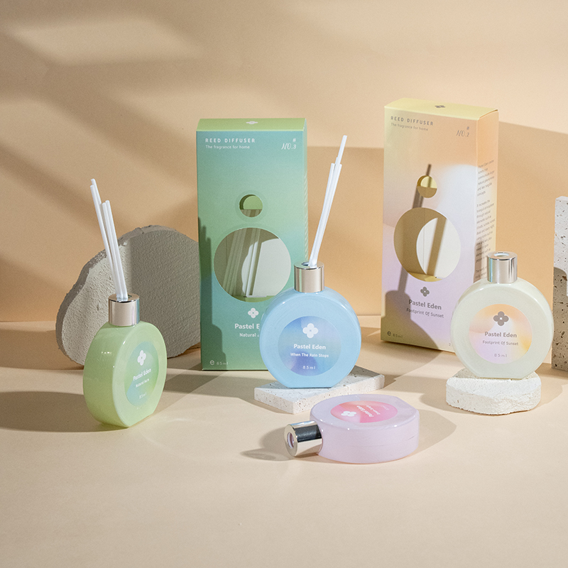 Classica bottiglia di profumo per la casa, fragranza per la casa