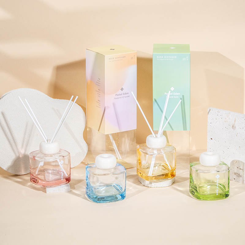 Fabbrica di diffusori di aromi e diffusori a lamella per bottiglie di profumo quadrate in vetro trasparente