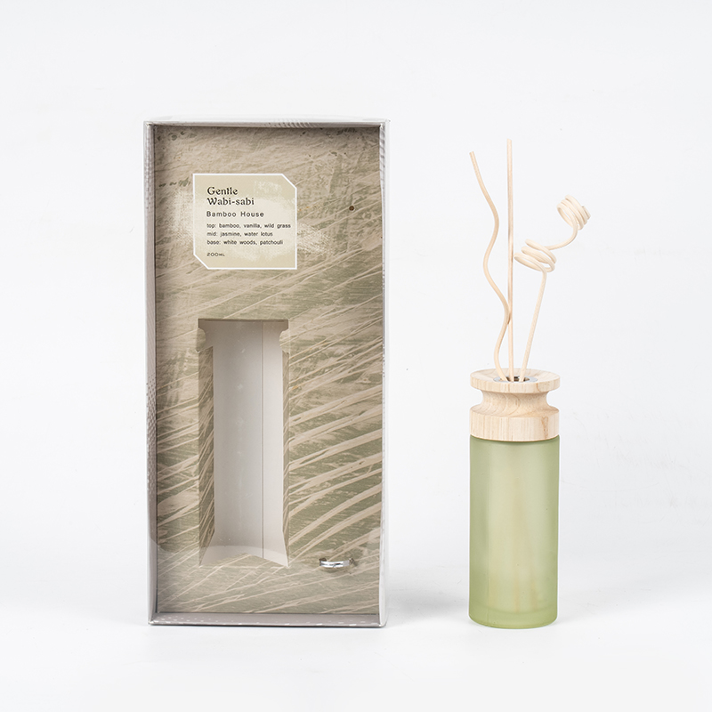 Diffusore a lamella di alta qualità con boccetta cilindrica in vetro con fornitore di diffusori di aromi a bastoncino di legno