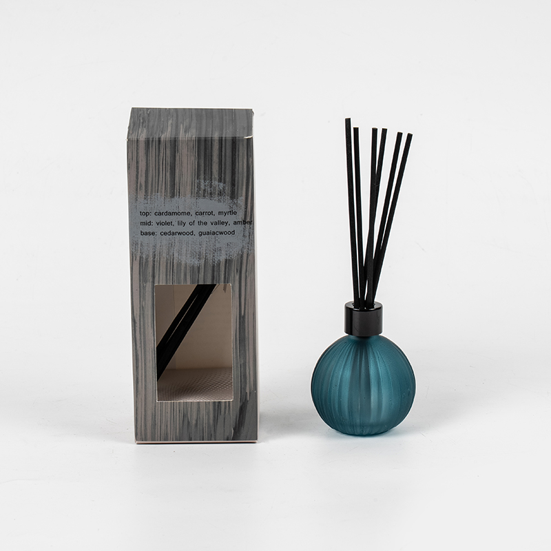 Piccolo bulbo di vetro con strisce verticali che evaporano bottiglia diffusore a lamella-produttore di diffusori a lamella per profumo domestico