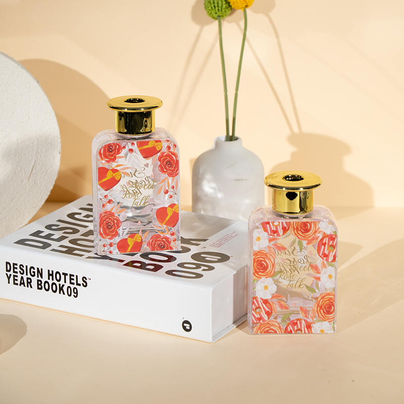 Diffusore a bastoncini in vetro quadrato alto Valentine, collezione premium di olio Valentine