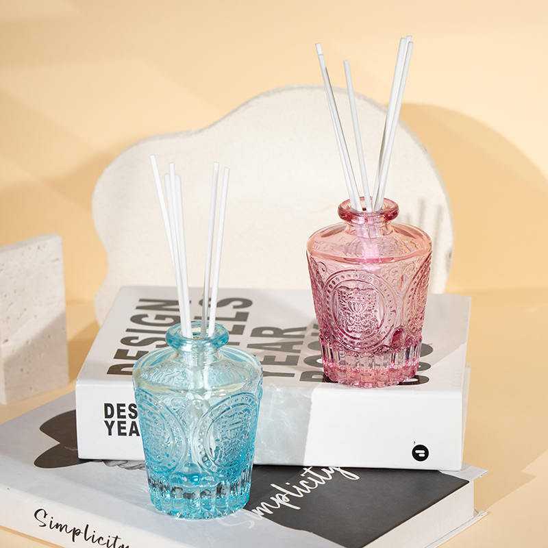 Diffusore a bastoncini in bottiglia di vetro elegante per la festa della mamma: venditore di fragranze per la casa